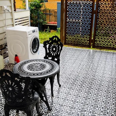 Private Guest House, Separate Entry Guest house Brisbane