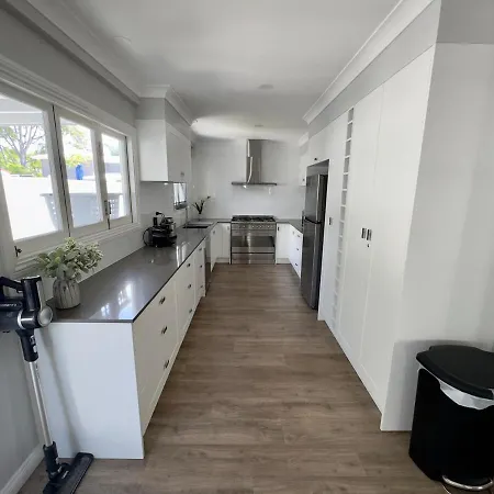 Bay Breeze Manor Grand 5br Queenslander Haven Brisbane