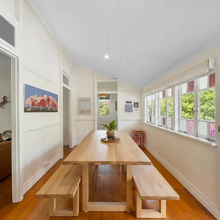 Inverclyde On Red Hill - Pet Friendly Holiday home Brisbane