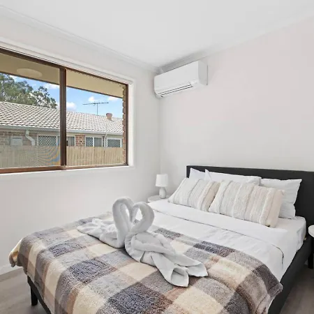 Full Ac Renovated And Close To Sunnybank And Shops