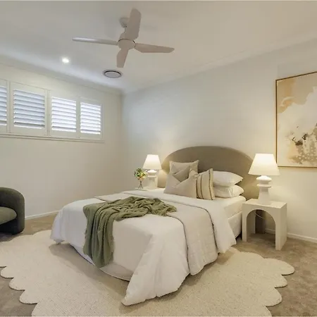 Nordica Luxury Bayside Retreat Wynnum Sleeps 10 Brisbane
