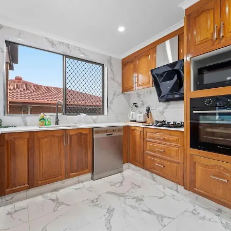 Holiday home Value Family Friendly Near Shops And Dining *