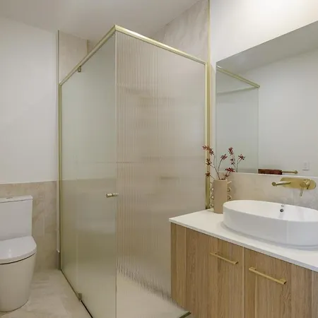 Nordica Luxury Bayside Retreat Wynnum Sleeps 10 * Brisbane