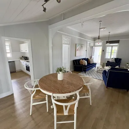Holiday home Bay Breeze Manor Grand 5br Queenslander Haven *