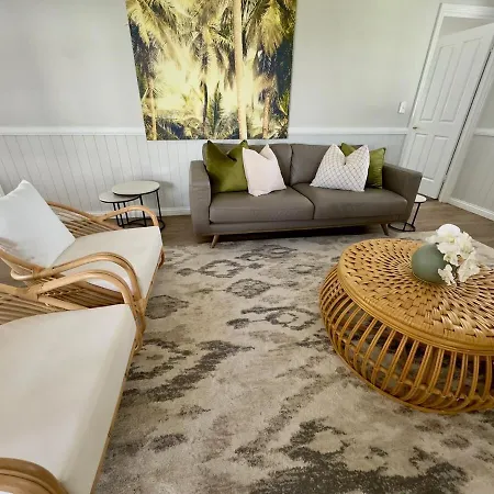 Bay Breeze Manor Grand 5br Queenslander Haven Holiday home *