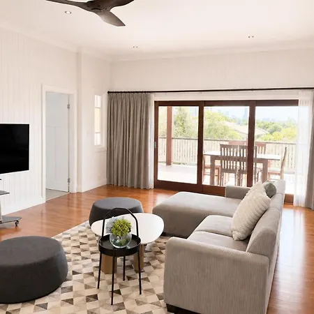 6 Beds Stylish Home In Coorparoo, 10 Mins To Cbd Brisbane