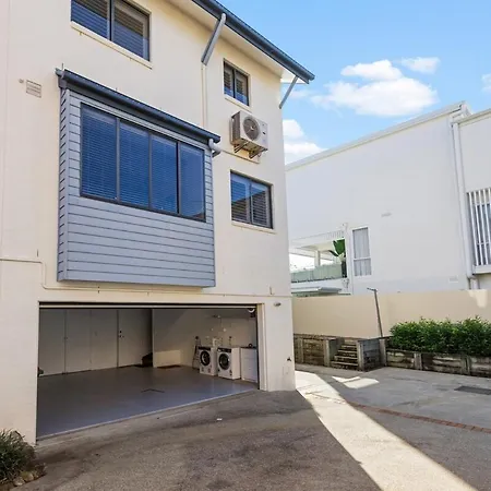Manly View Townhouse Haven Holiday home *