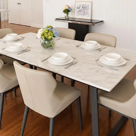 Holiday home 6 Beds Stylish Home In Coorparoo, 10 Mins To Cbd *