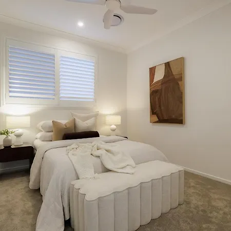 Nordica Luxury Bayside Retreat Wynnum Sleeps 10 Holiday home Brisbane
