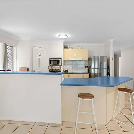 Holiday home Stunning Wakerley Family *