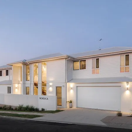 Nordica Luxury Bayside Retreat Wynnum Sleeps 10 * Brisbane