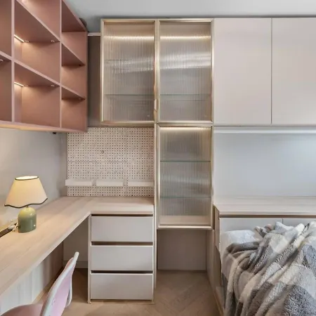 Holiday home Brand New Modern Comfort Study And Gym