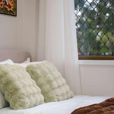 Value Family Friendly Near Shops And Dining Holiday home Brisbane