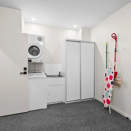 Holiday home Spacious 3 Bedroom Townhouse In Prime Location!