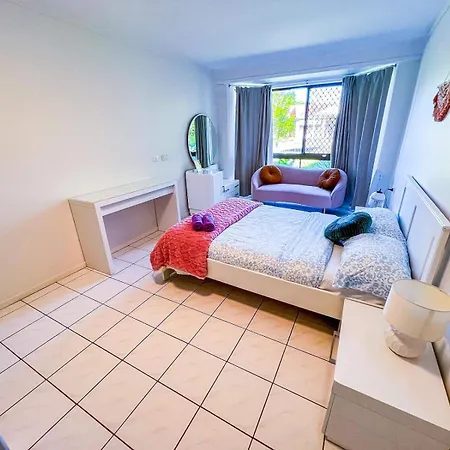 Guest house Islington Youth House Brisbane
