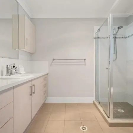 Pet Friendly &amazing Location 4 Bedroom House * Brisbane