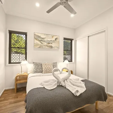 Magazine Worthy Stylish Escape * Brisbane