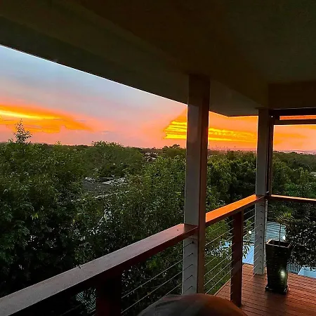 Bayside Mansion Sleeps 14 Pool Sauna Kids Holiday home Brisbane