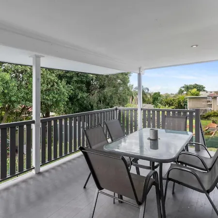 Holiday home Brand New Modern Comfort Study And Gym *
