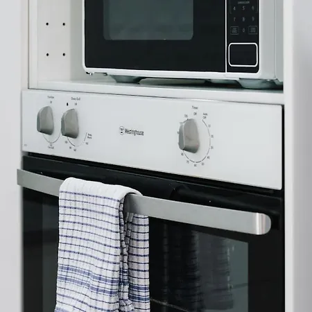 Full Ac Renovated And Close To Sunnybank And Shops *