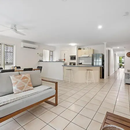 Stunning Wakerley Family * Brisbane