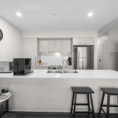 Spacious 3 Bedroom Townhouse In Prime Location! * Brisbane