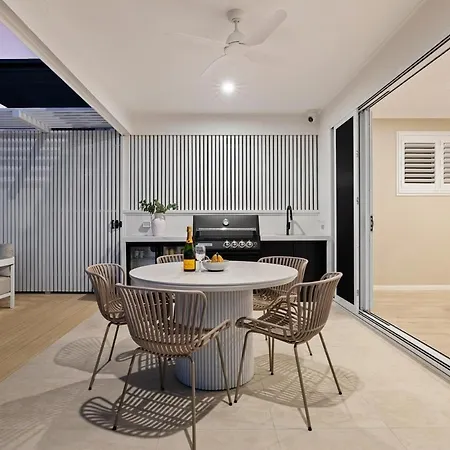 Nordica Luxury Bayside Retreat Wynnum Sleeps 10 *