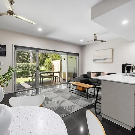 Holiday home Spacious 3 Bedroom Townhouse In Prime Location!