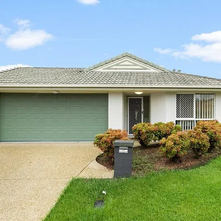 Holiday home Stunning Wakerley Family Brisbane