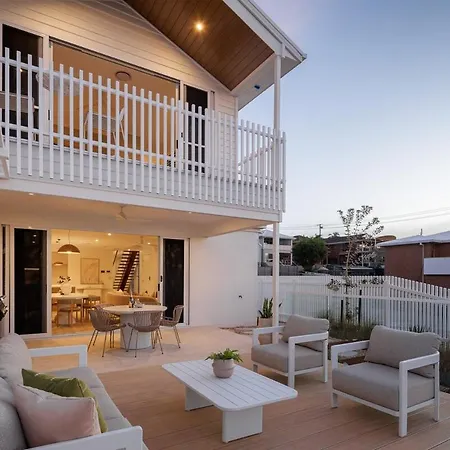 Nordica Luxury Bayside Retreat Wynnum Sleeps 10