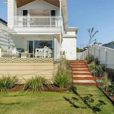 Nordica Luxury Bayside Retreat Wynnum Sleeps 10 Holiday home Brisbane