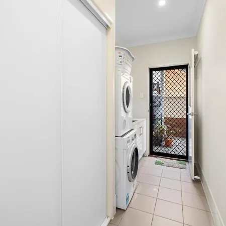 Holiday home Bayside Mansion Sleeps 14 Pool Sauna Kids *