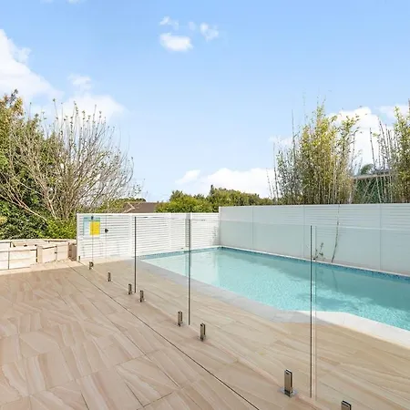 Holiday home Bayside Mansion Sleeps 14 Pool Sauna Kids Brisbane