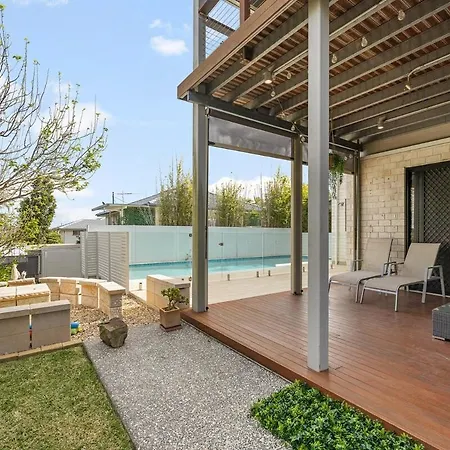 Holiday home Bayside Mansion Sleeps 14 Pool Sauna Kids Brisbane
