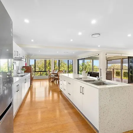 Bayside Mansion Sleeps 14 Pool Sauna Kids Holiday home *