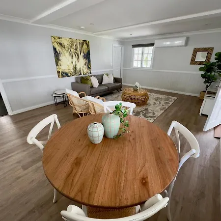 Bay Breeze Manor Grand 5br Queenslander Haven Holiday home *