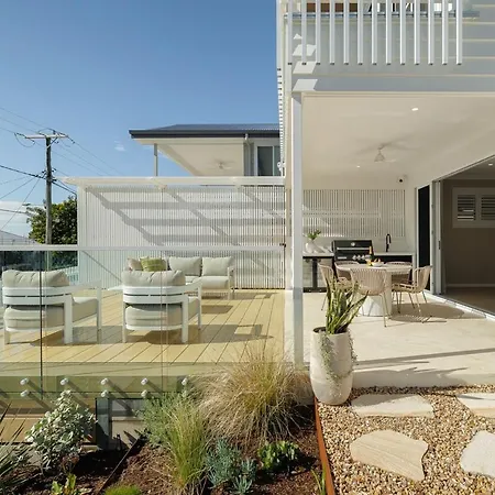 Nordica Luxury Bayside Retreat Wynnum Sleeps 10 Brisbane