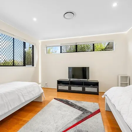 Holiday home Bayside Mansion Sleeps 14 Pool Sauna Kids