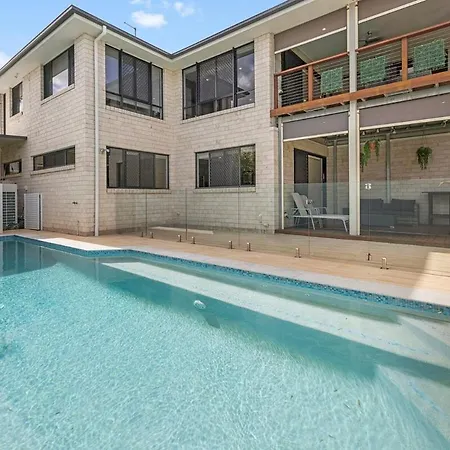 Holiday home Bayside Mansion Sleeps 14 Pool Sauna Kids Brisbane