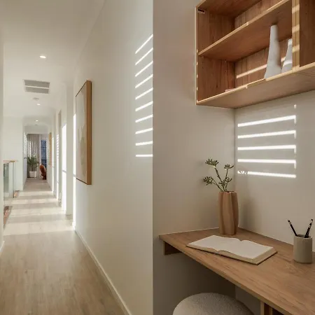 Nordica Luxury Bayside Retreat Wynnum Sleeps 10