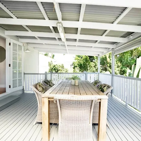 Bay Breeze Manor Grand 5br Queenslander Haven Holiday home *