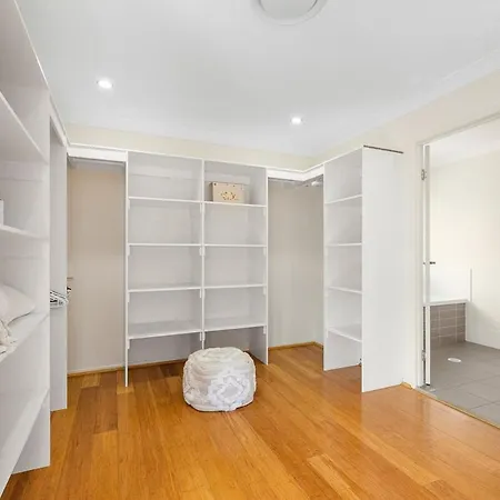 Bayside Mansion Sleeps 14 Pool Sauna Kids Holiday home