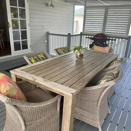 Bay Breeze Manor Grand 5br Queenslander Haven Holiday home *