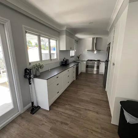 Bay Breeze Manor Grand 5br Queenslander Haven *