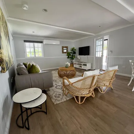 Bay Breeze Manor Grand 5br Queenslander Haven Holiday home