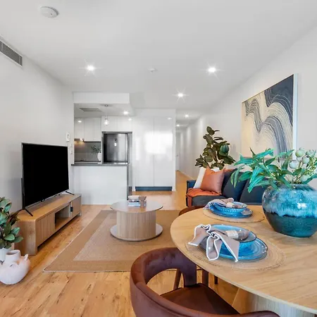 Fortitude Valley Hideaway - 2Br Apartment With Balcony & 2 Free Car Bays