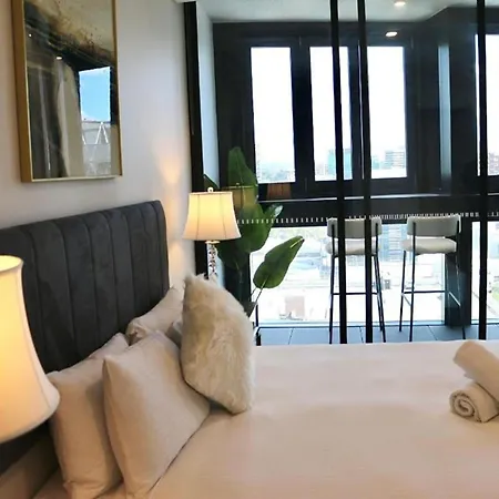 Apartment Fortitude Valley Pool Sauna Gym Brisbane