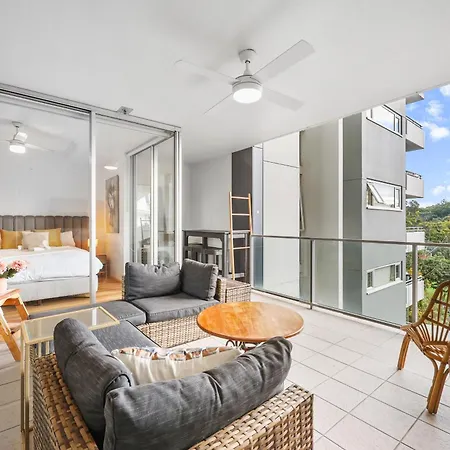 Entire Unit - 2 Pools - Sauna - Park - Cbd Views - Baby Ready *