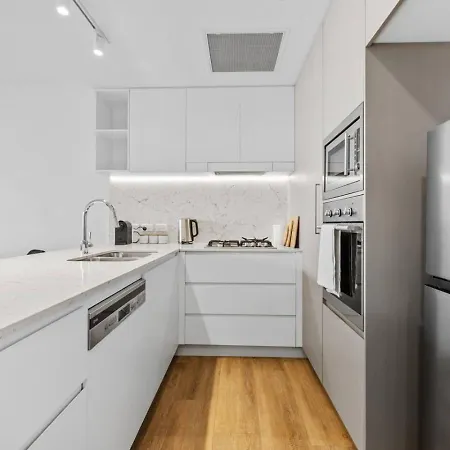 Walk To The Gabba With Rooftop Pool & Secure Carpark With Beautiful Views Apartment *