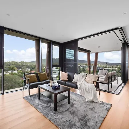 Skyhigh Retreat View And Shopping At Your Doorstep *